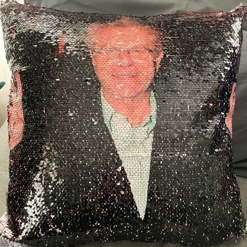 Revisión fotográfica de la almohada de lentejuelas reversibles de doble imagen